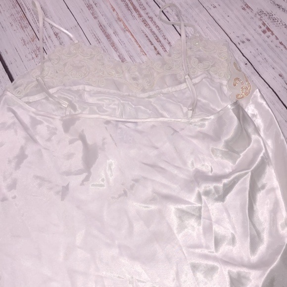Vintage silky night slip size large - Picture 6 of 7